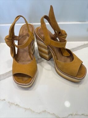 Bill Blass for Anthropology Bolton Tan Suede Platform Sandals with Bow